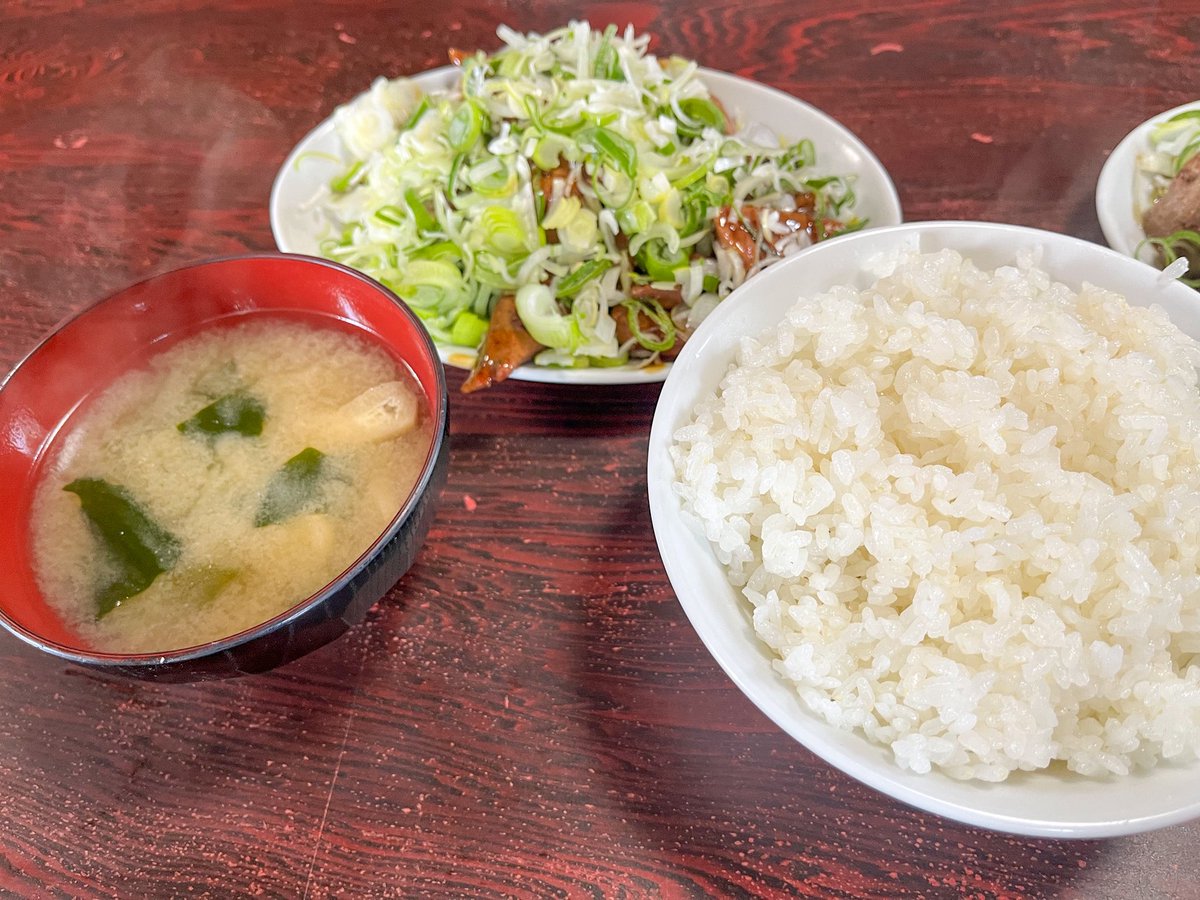 daka__'s tweet photo. 聖地巡礼
鶏皮餃子、レバタレ定食
レバ塩
どれもヤバすぎる美味さ🤤 https://t.co/f0QnriCmn1