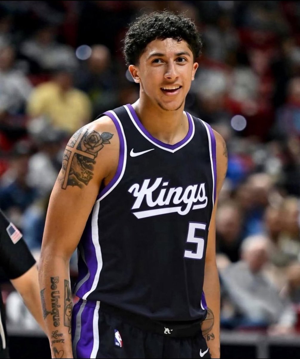 Nique Clifford tonight

— 14 PTS
— 3 REB
— 5 AST
— 5-9 FG