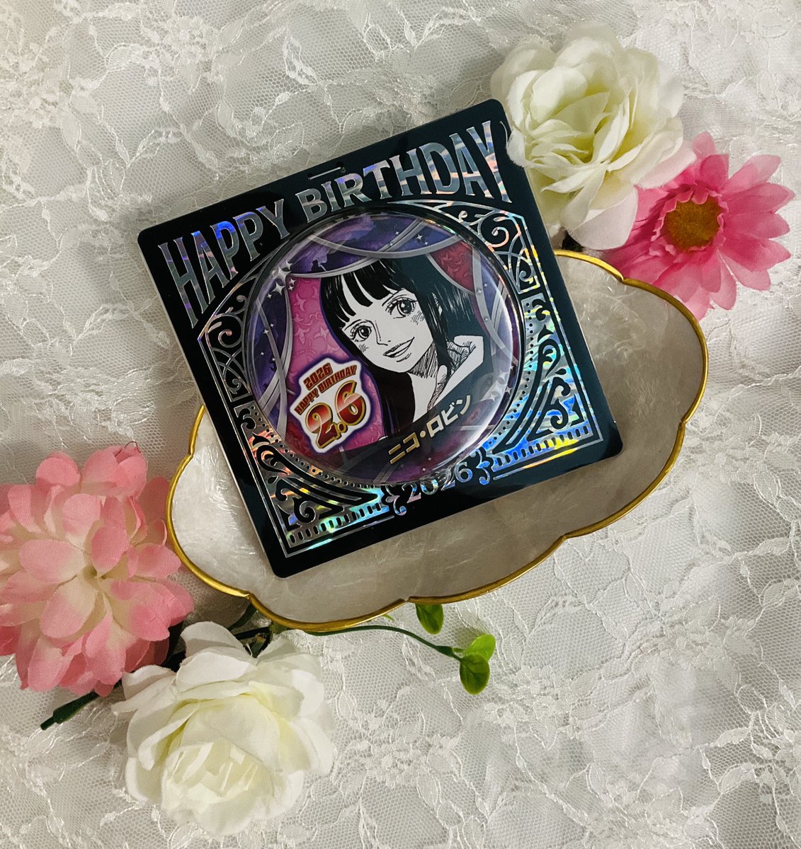 新商品】原画商品 バースデイ缶バッジ ニコ・ロビン 550円(税込) 好評