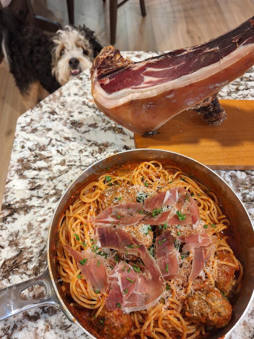 homevsfastfood's tweet photo. Spaghetti and beefballs with parmesean and freshly shaved jamon [homemade]
👉 https://t.co/J4kfnLdrNE
#SpaghettiAndBeefBalls #ParmesanShavings #FreshJamon #HomemadeMeal #ItalianDinner #homecooking #food #recipes #foodpic #foodie #foodlover #cooking #hungry #goodfood #homecookin… https://t.co/ji1mtV79W4