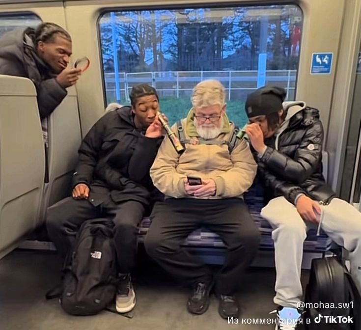 THE BAT HORSE (@the_bat_horse) on Twitter photo 