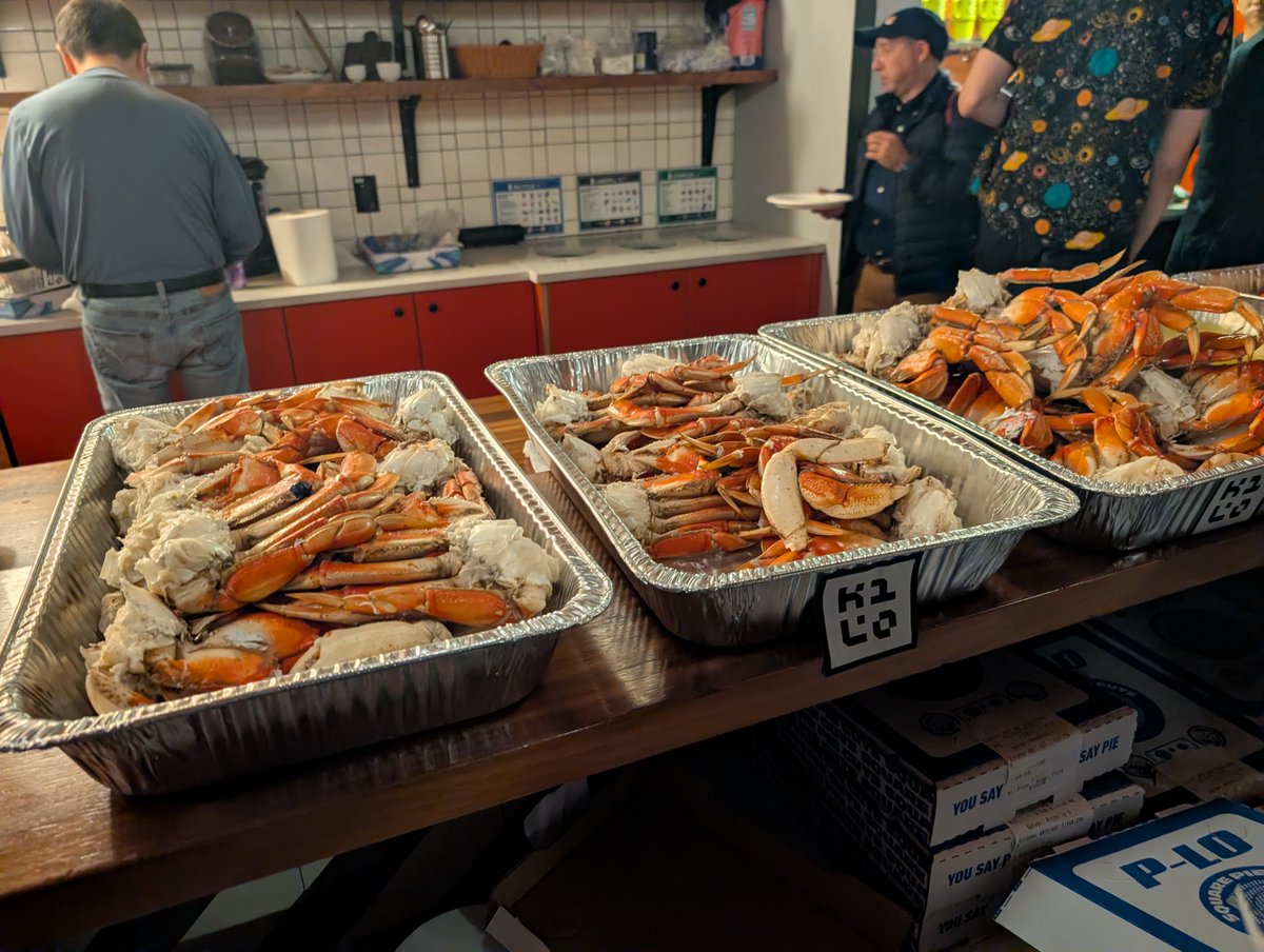 tomoaki_imai's tweet image. 世界初(?)のOpenClaw(Clawdbot)のミートアップがSFであり、数日前の告知ながら900人以上が参加し、作者のPeterが登壇して大盛りあがりでした。QAセッションでOpenClawとAI Agentのこれからについて話していた内容のざっくりまとめ:

-…