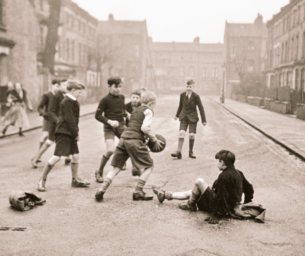 footballmemorys's tweet image. Jumpers for Goalposts 

#Football #Street #Grassroots #Kids #Footy