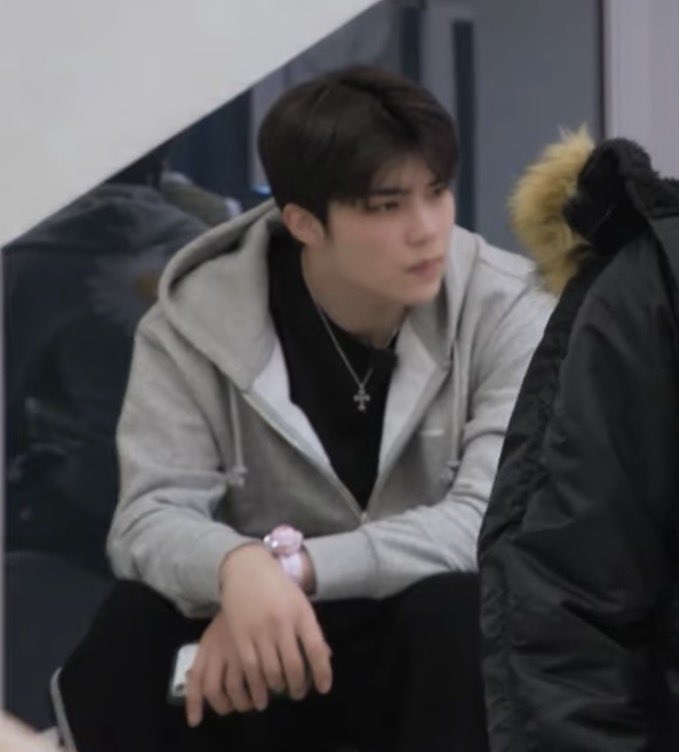 티니핑 시계 차고 예민미 폭발 얼굴 먼데