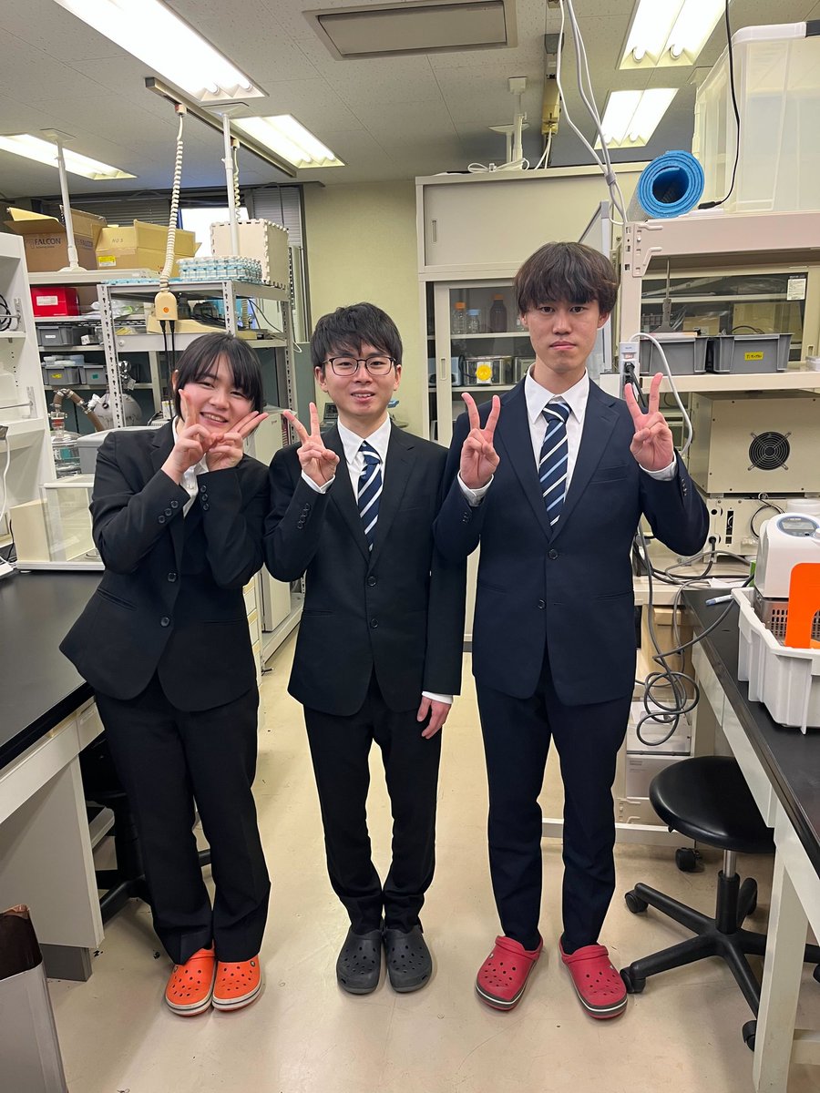 ohtsulab's tweet photo. 今日は修論発表でした！
発表お疲れ様でした！！ https://t.co/vMGTWZIYMr
