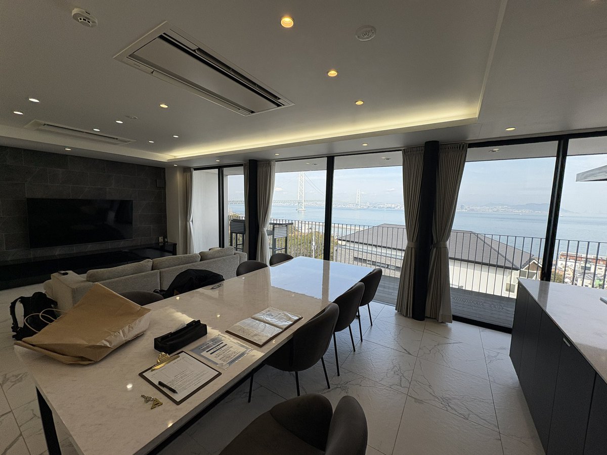 レフ　LeftHandFree tweet media