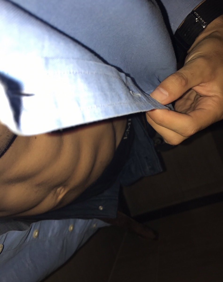 Alguien me desabrocha? 😈