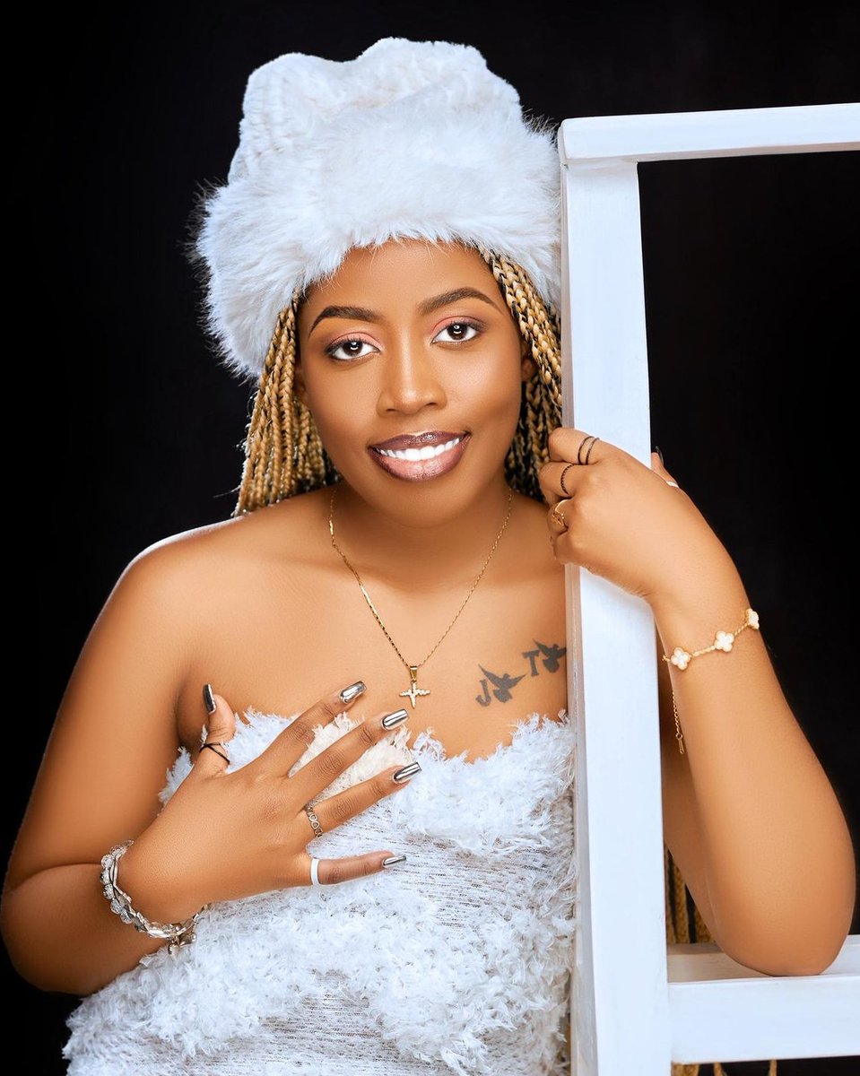 tvwestUG's tweet photo. #Omushongi
Theee birthday gurl, @lalathevibe23 is here...
Tell us the song that is on repeat on your playlist
#HappyBirthdayLala
#LunchTimeRequests https://t.co/tcBouvMZGS