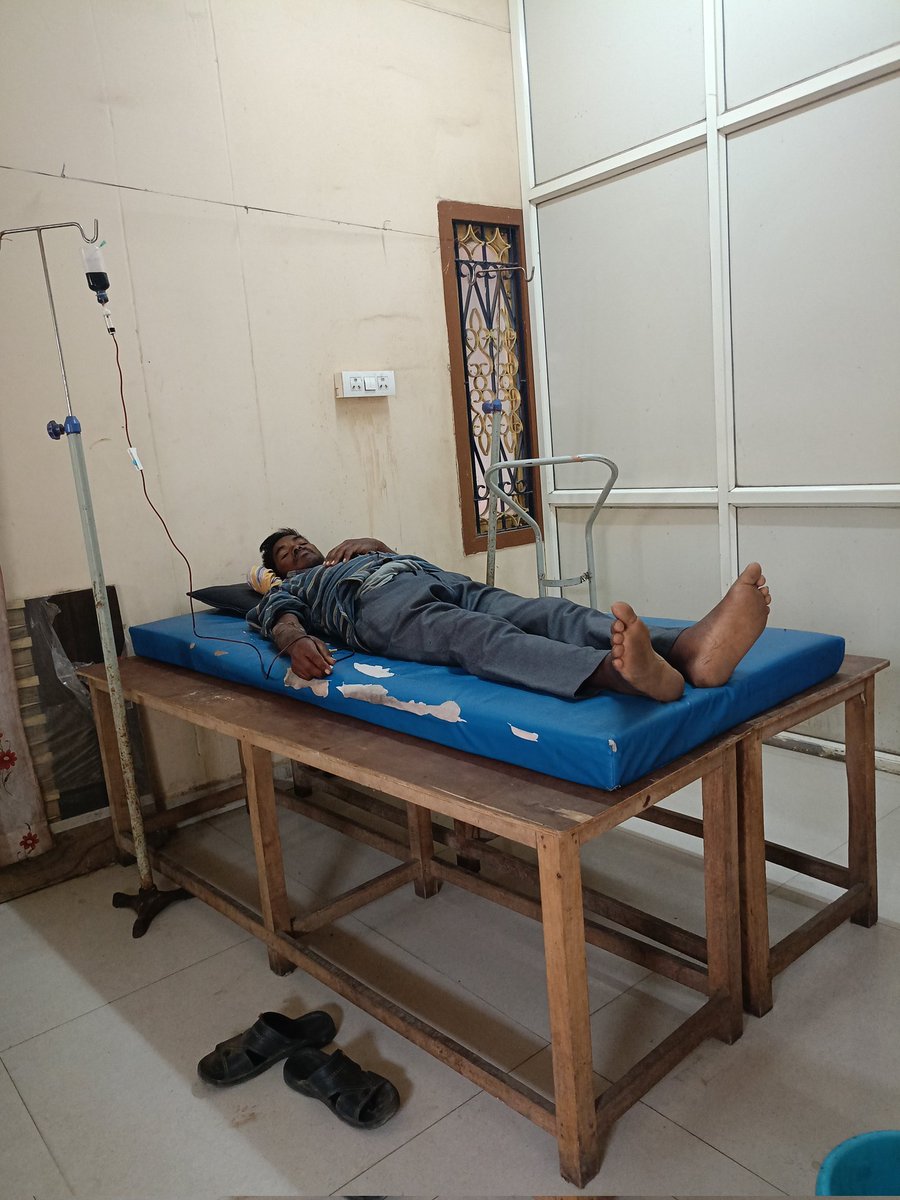 PitamboroB's tweet photo. @AlwaysRamCharan anna fans &amp; film industry friends 🙏
Na family medical treatment valla 6 lakhs debt ayyindi. Present chala critical situation lo unnanu. Mee help, share, retweet cheste chala upayogam avutundi. Small support kuda big help 🙏
#RamCharan #MedicalHelp #SupportNeeded https://t.co/5aPzKW8LL7