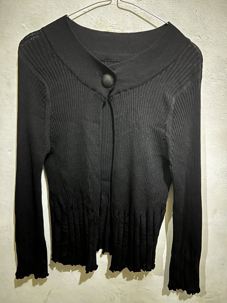 thaitea_08's tweet photo. Cardigan 10k saja https://t.co/0wUUT12CC3