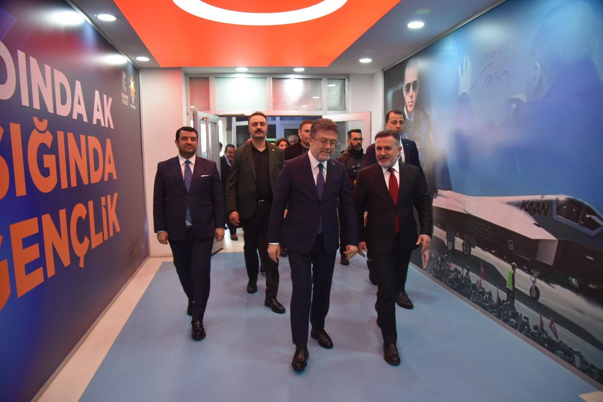 Tarım ve Orman Bakanımız Sn. İbrahim Yumaklı, Genel Başkan Yardımcımız Sn. Betül Sayan Kaya, MKYK üyelerimiz ve milletvekillerimiz İl Başkanlığımızda teşkilatımızla bir araya geldi. Nazik ziyaretleri için gönülden teşekkür ediyoruz.