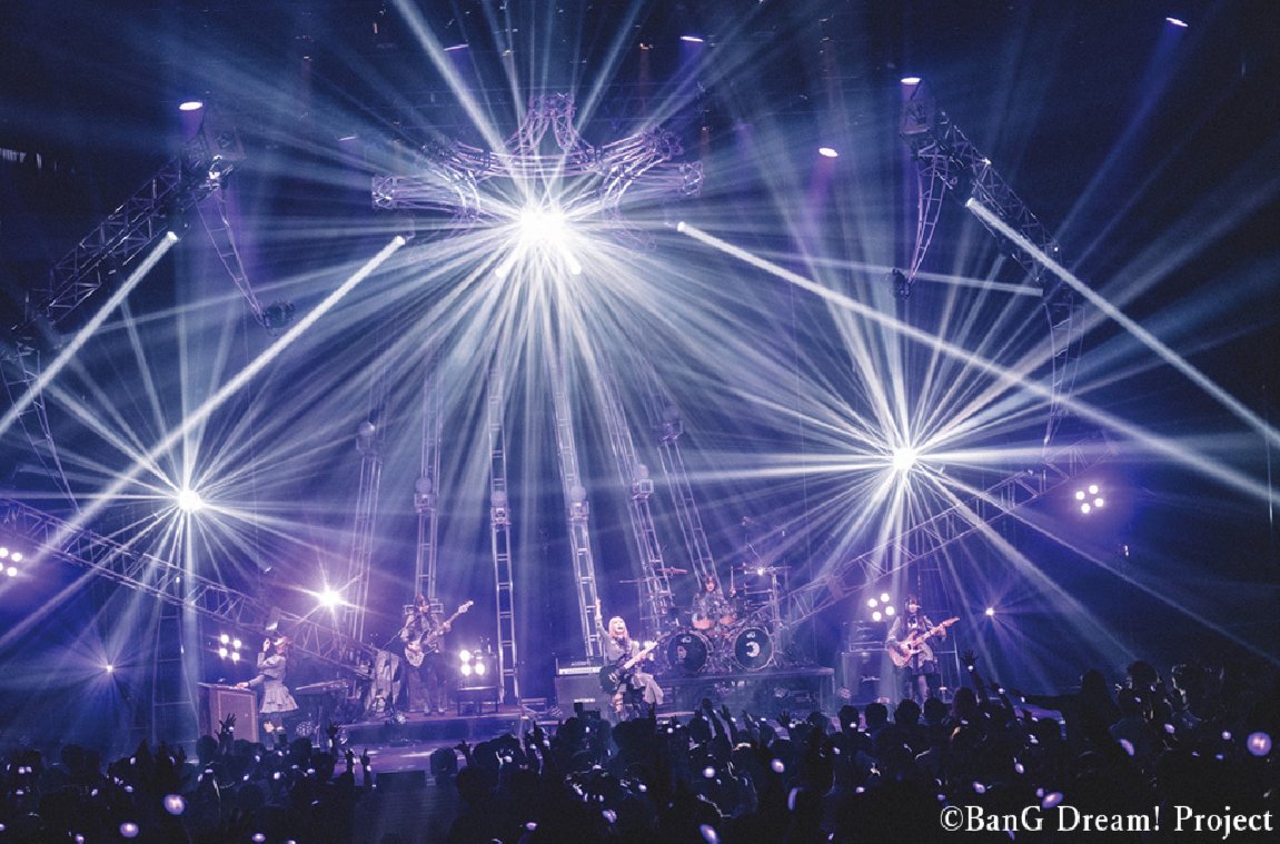 5,000人を熱狂させたAve Mujicaの重低音、その秘密は「角度を付けない」最新鋭スピーカーにありました...。

＃バンドリ 発のバンド・Ave Mujica、東京国際フォーラム ホールA公演の音響裏側に潜入！

EAW Adaptive