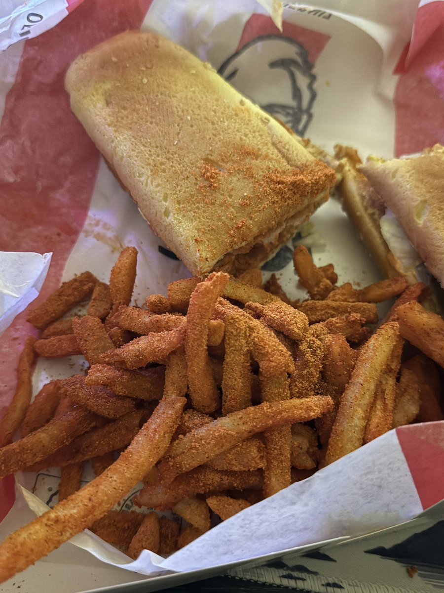 اللي يشتغل فكنتاكي يستاهل ترقية