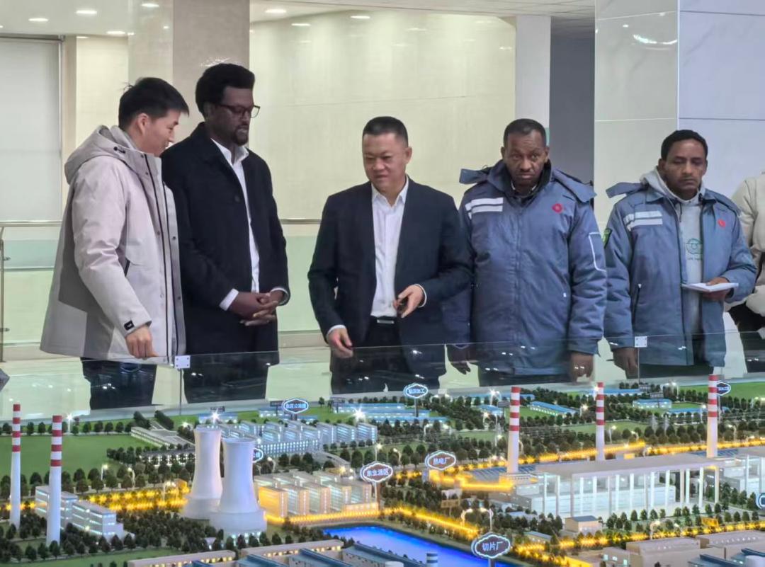 EthioInvestment's tweet photo. Targeted investment promotion delivers results 🇪🇹🇨🇳

EIC Commissioner H.E. Dr. Zeleke Temesgen met a leading Chinese company in Shanghai. The company confirmed a senior team will visit Ethiopia within two weeks to explore investment opportunities.

#InvestInEthiopia #FDI #EIC https://t.co/LC05yG0flp