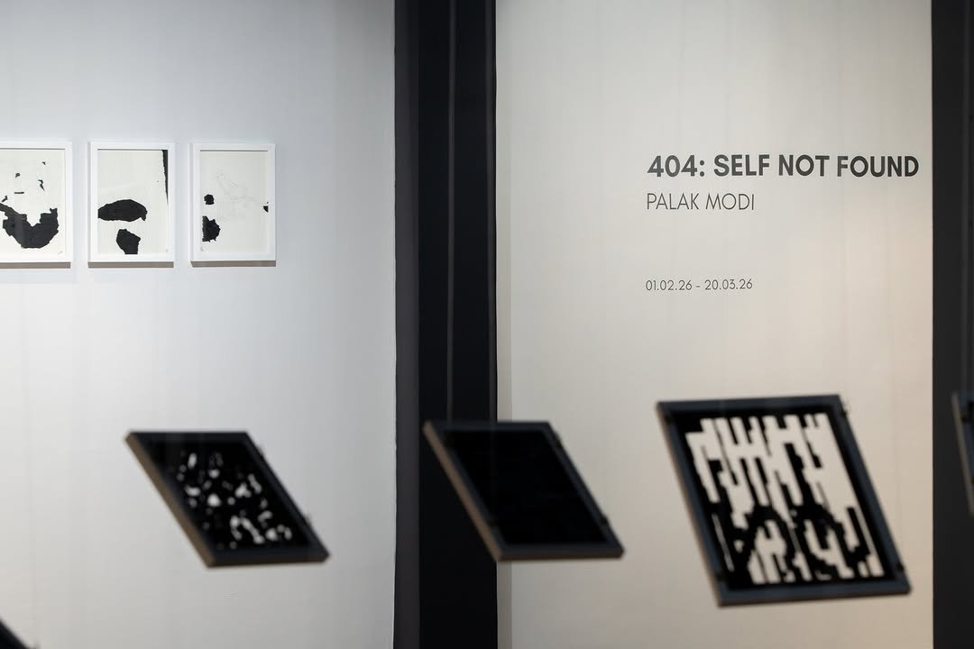 palakmodi163's tweet photo. #currentlyonview
404: SELF NOT FOUND, by Palak Modi.

The exhibition is on view through 20 March, 2026.
Mon – Sat | 11 – 6 PM. https://t.co/LbmSejROvp