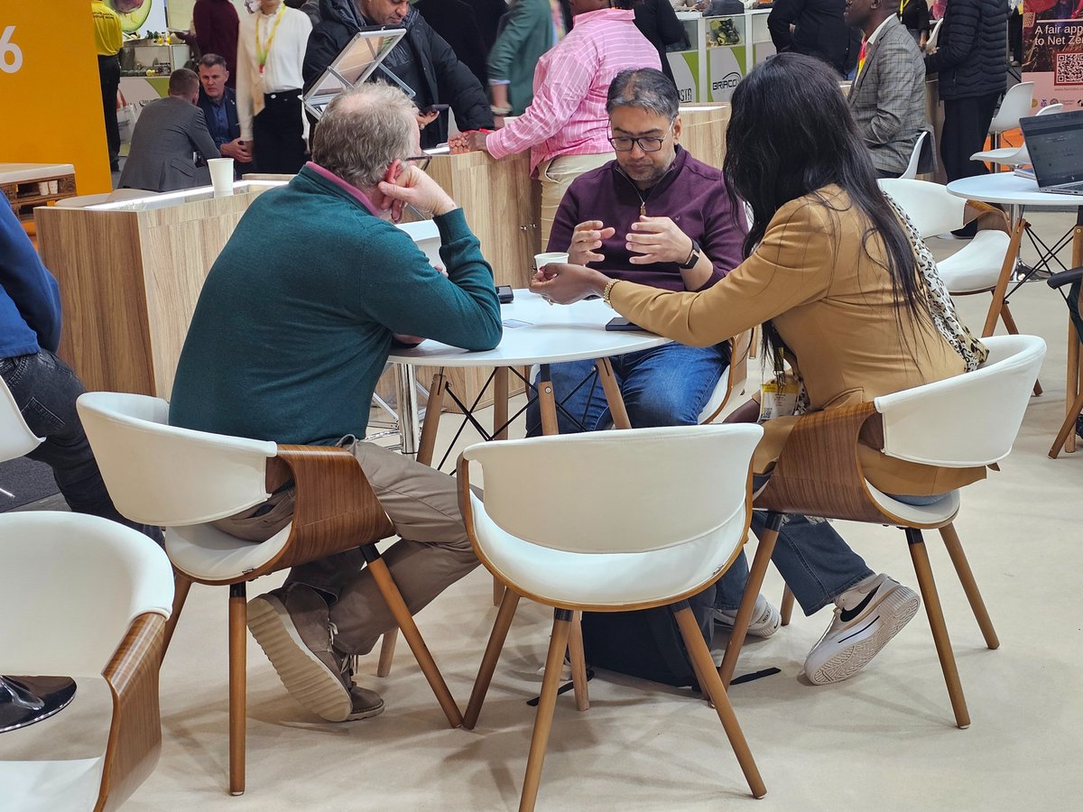 eBusiness Weekly tweet media