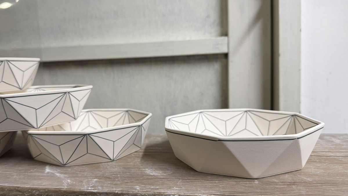 加藤真雪／伝統工芸士 瀬戸染付焼 (@pottery_mayuki) / Posts / X