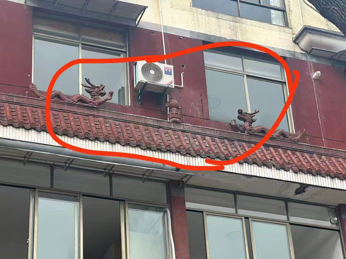 kyt1248's tweet photo. 17年客户住过的鬼屋，暗探，天天闹鬼 https://t.co/KgREnSLehz