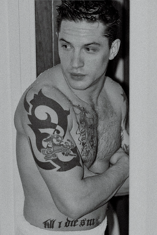 TomHardyHQ's tweet photo. tom hardy - attitude magazine (2008) https://t.co/QQXrhxQaEI