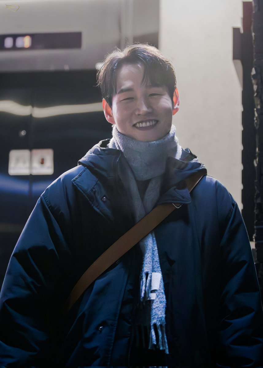 _KAMARADE's tweet photo. 여러분 안녕하세요...
정말 오랜만입니다... 
저는 그 사이에 본진이 한 분 더 생겼습니다... https://t.co/LgiNLcF2jg