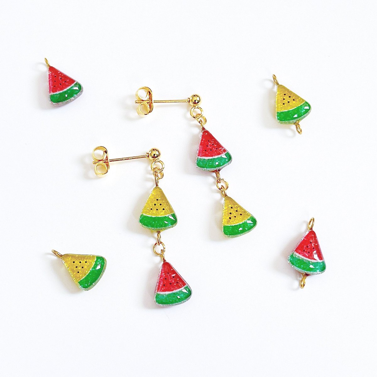 スイカピアス🍉 赤と黄色がゆーらゆら❤️💛
