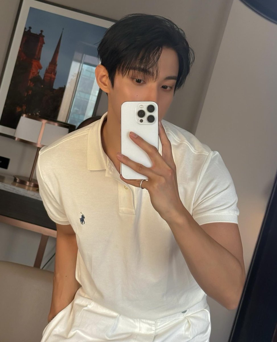 dokyeom in white polo shirt 🤍