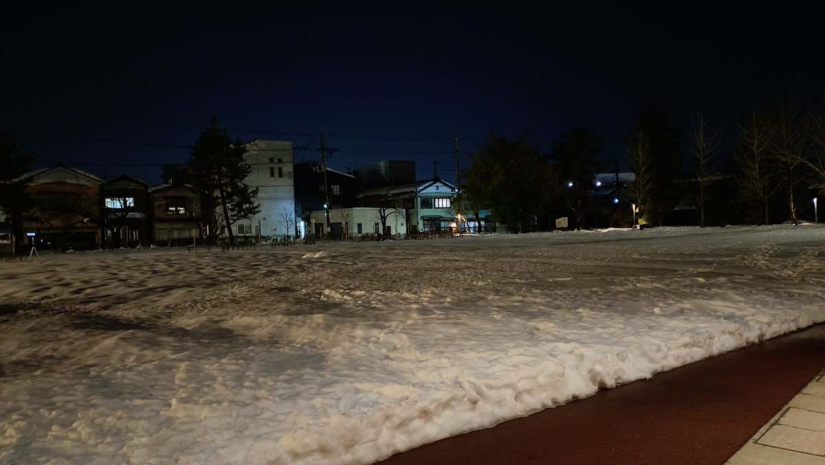 siris_sekirei's tweet photo. 本日のまちやまレポート
昨日今日の寒気の緩みでだいぶ除雪されていて通路は確保されていました。ただ裏の広場は除雪されていないので、道路からのポータルアクセスをオススメします。
#FS三条 #FS新潟 #ingressFS #ingress https://t.co/FEGQyU1VcX