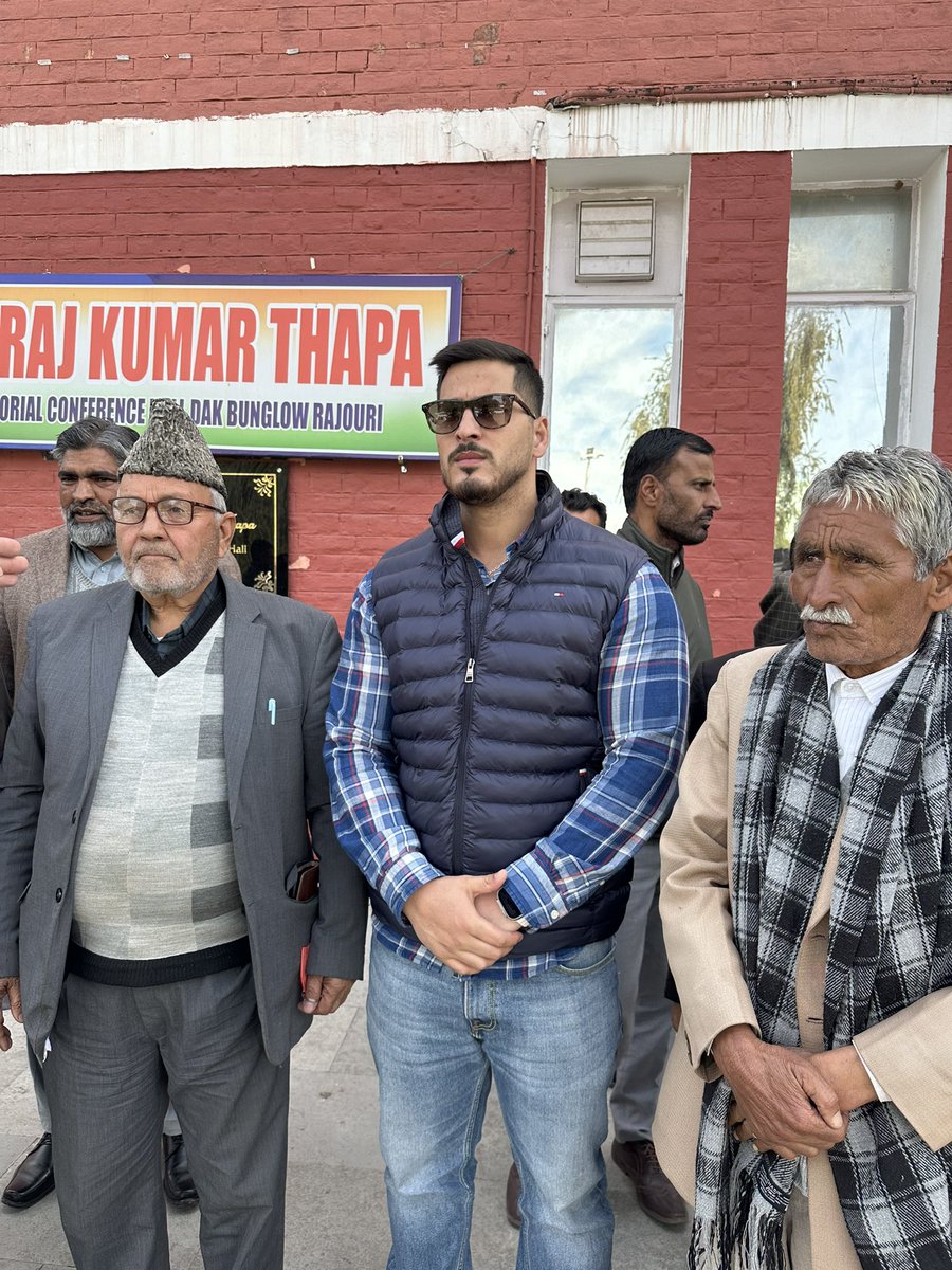 ZariIrfan's tweet photo. An important meeting was held in the Rajouri Constituency. In the meeting, discussions were held on how to strengthen the party and how to bring more people together with the party.
@OmarAbdullah @sakinaitoo @satishsharmajnk @JavedRanaa @YNCJK @JKNC_ https://t.co/aysSbGsaQf