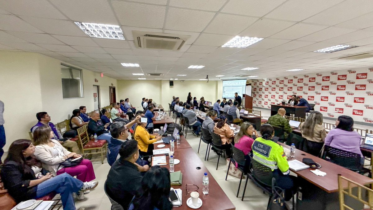 El 2 de febrero la Mgs. Vanessa Valarezo Directora Zonal 7 <a href="/CancilleriaEc/">Cancillería del Ecuador 🇪🇨</a> participó en la capacitación sobre Metodología de Seguimiento de Compromisos de Gabinetes y Mesas Territoriales <a href="/GoberElOro/">Gobernación de El Oro</a>