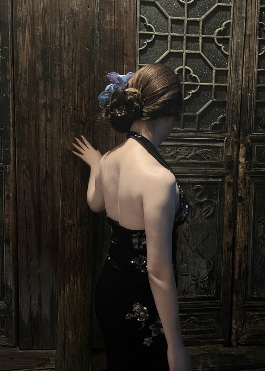 不要和那个坏女人玩了好不好 
宝宝 你是要急死我吗