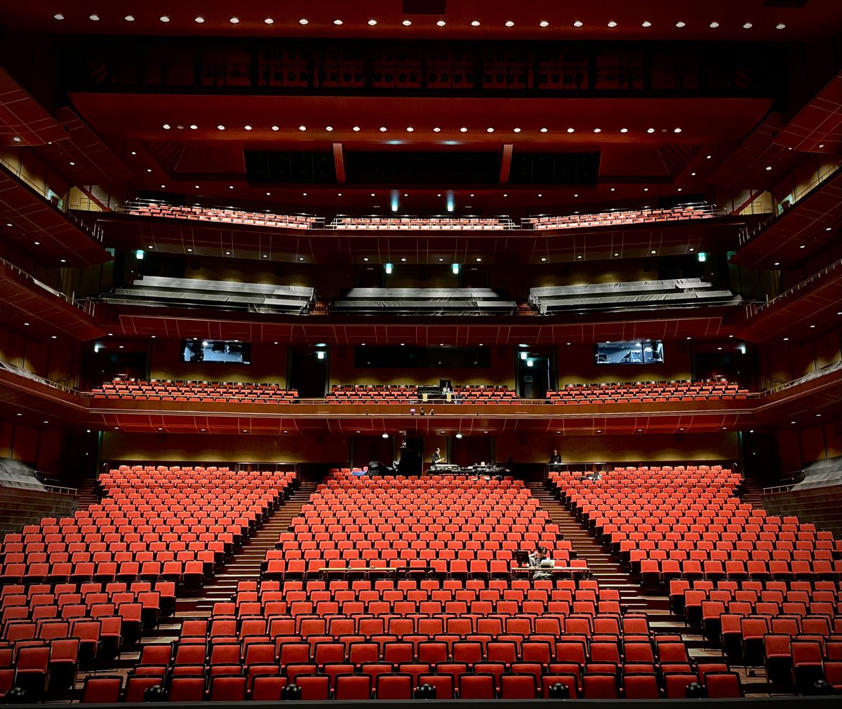 dai_kumagai's tweet photo. サウンドチェック完了、響きの良いホール🥁
『クワイエットルームにようこそThe Musical』
京都ロームシアターにて2/7〜2/11まで💉🏥💊 https://t.co/wsII7h83Zy