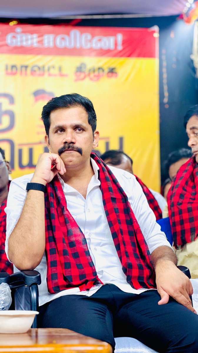 iamchsekar's tweet photo. நாடு போற்றும் நலத்திட்டங்களால் தமிழ்நாட்டை தலைநிமிர்த்தி வரும் நல்லாட்சி நாயகரின் ஆணைக்கிணங்க, இளைஞர்களின் இதயசூரியன் எழுச்சி நாயகரின் வழிகாட்டுதல்படி; "தமிழ்நாடு தலைகுனியாது" தேர்தல் பரப்புரை முன்னெட���ப்பின் தொடர்ச்சியாக,

திருவள்ளூர் கிழக்கு மாவட்டம், #நம்ம_கும்மிடிப்பூண்டி தொகுதியில் மாவட்ட பொறுப்பாளர் @VallurRameshRaj தலைமையில், 

கழக கொள்கை பரப்புச் செயலாளர்; அரக்கோணம் நாடாளுமன்ற உறுப்பினர்; புதுச்சேரி மாநில ஒருங்கிணைப்பாளருமாகிய டாக்டர்.எஸ்.ஜெகத்ரட்சகன், சிறுபான்மையினர் நலன் மற்றும் வெளிநாடுவாழ் 
தமிழர் நலத்துறை அமைச்சர் மாண்புமிகு ஆவடி.சா.மு.நாசர் ஆகியோர் முன்னிலையில்  
நடைபெற்ற மாபெரும் எழுச்சிமிகு “தமிழ்நாடு தலைகுனியாது” பரப்புரை பொதுக்கூட்டத்தில் பங்கேற்றேன். 

இந்நிகழ்வில், ஒன்றிய செயலாளர்கள் PJ.முர்த்தி, சக்திவேல், சந்திரசேகர், ஜான்பொன்னுசாமி, மணிபாலன் ஆனந்தகுமார், பரிமளம், பேரூர் செயலாளர்கள் அறிவழகன், அபிராமிகுமரவேல் மற்றும் மாநில, மாவட்ட, ஒன்றிய, நகர, பேரூர் நிர்வாகிகள், அணிகளின் அமைப்பாளர்கள், துணை அமைப்பாளர்கள், கழக உடன்பிறப்புகள் என ஏராளமானோர் கலந்து கொண்டனர்.

🙏🌄🖤♥️

#NammaGummidipoondi