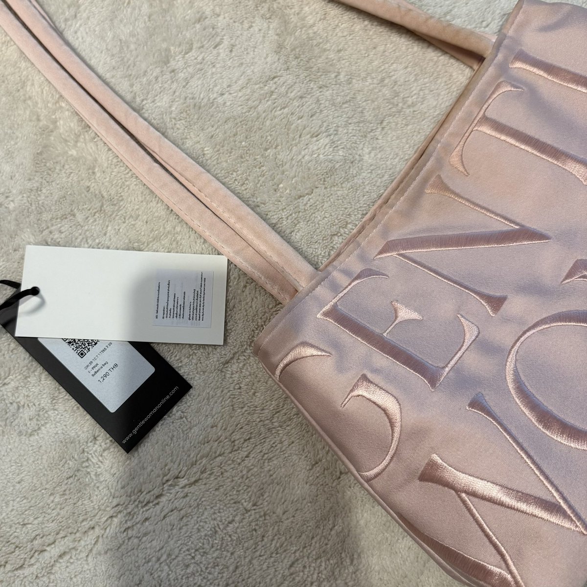 Laphatsr's tweet photo. ส่งต่อค้าบบบ Ballerina pink✨ 600฿รส. 🎀
มีรอยเปื้อนตามการใช้งานปกติเอาไปซักได้ค่ะ
ขอคนไม่ซีน๊า มีหลักฐานการกดจากเว็บ สภาพยังดีอยู่งับไม่ค่อยได้ใช้ 🌷

#ส่งต่อgentlewoman #กระเป๋าGentlewomen 
#ส่งต่อกระเป๋าgentlewoman #ส่งต่อกระเป๋า
#gentlewoman #Gentlewomenส่งต่อ https://t.co/JDjNPx0T9j