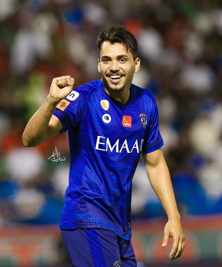 ‏ فالكون tweet media