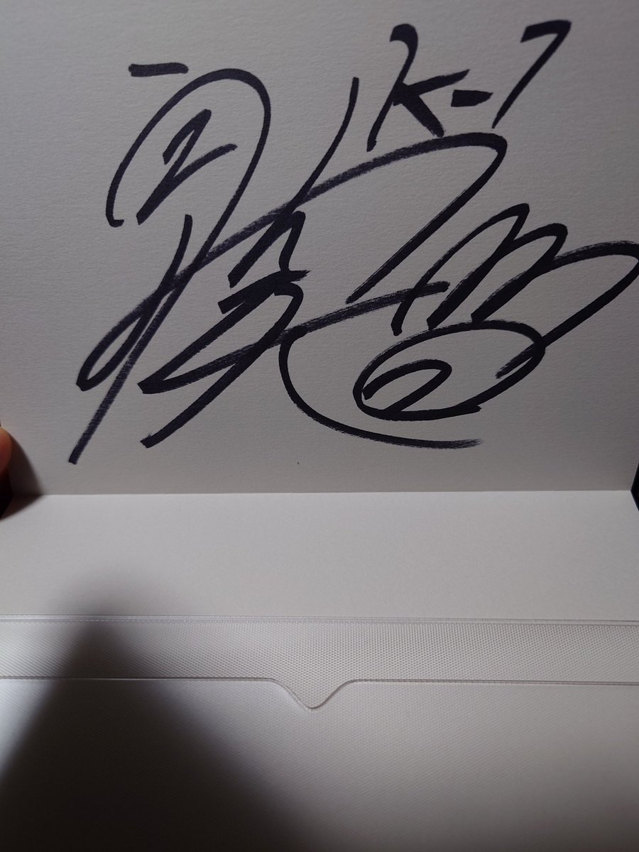 先日のKrush大阪大会で上野兄弟のお二人にサインを頂いた自慢して