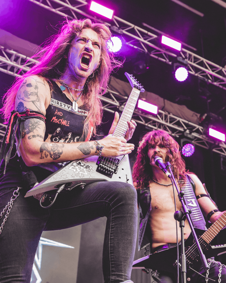 ZurbaranRock's tweet photo. 💥 Jueves de #TBT 💥
Desde Bélgica, 𝗘𝗩𝗜𝗟 𝗜𝗡𝗩𝗔𝗗𝗘𝗥𝗦 nos hicieron vibrar con su potente Thrash / Speed Metal ⚡🎸
¿Quién cantó cada tema con ellos? 🤘👀
#ZurbaránRockBurgos #ZurbaránRock2025 #FestivalGratuito #EvilInvaders https://t.co/vaMYmdViiW