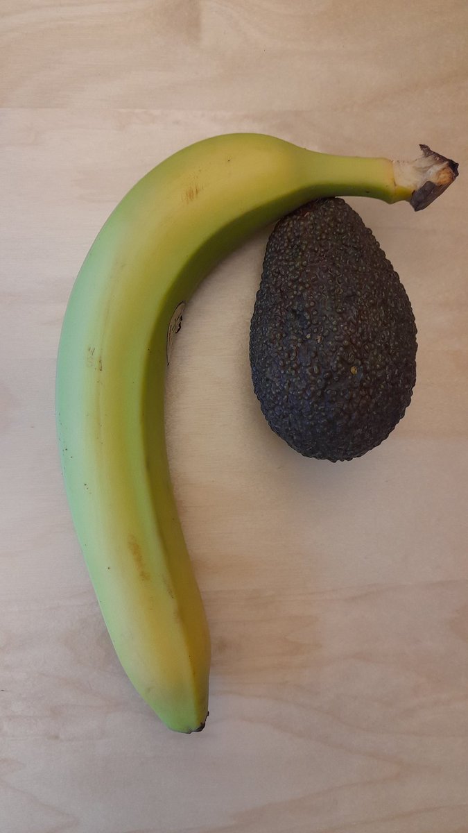 SwedishGamester's tweet image. It's #lunchtime! I'm trying to #LoseWeight so I'm just having an #avocado and a #banana today, but never would've thought a #HealthyDiet is so #naughty! 😆