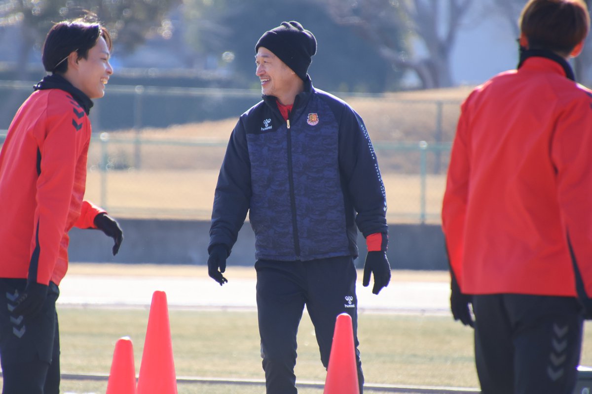 fufc_staff's tweet photo. #新加入選手紹介

【氏名】#三浦知良
【背番号】11
【ポジション】FW
【⽣年⽉⽇】1967/2/26（58 歳）
【⾝⻑/体重】177cm/72kg
【出⾝地】静岡県　

#福島ユナイテッド
#成田キャンプ⛺ https://t.co/O9Sxkp1npu