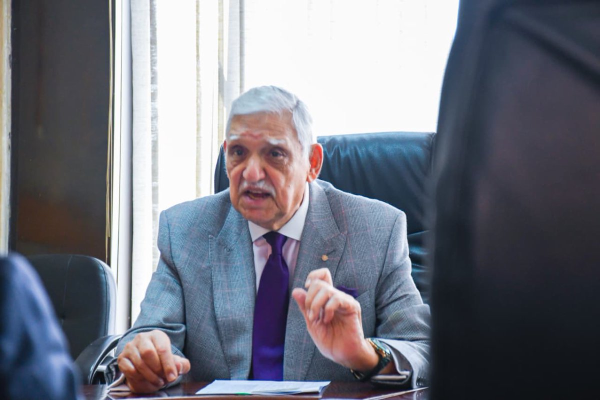 StateJusticeKE's tweet photo. 1/3 This morning, the Blue Company Project founder, Mr. Nizar Juma, paid a courtesy call on the PS @Jnpareno.
The Blue Company is an initiative committed to combating corruption through capacity building and strengthened accountability systems. https://t.co/3AgU7bDVpu