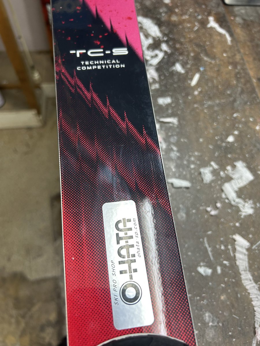 ツルツルシートでステッカーが貼りやすい😁