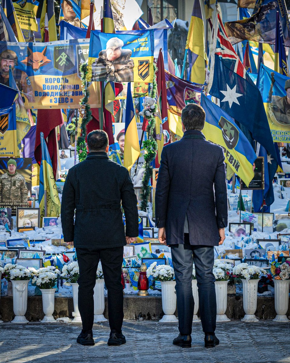 NATO's tweet image. .@SecGenNATO visited Kyiv to meet with @ZelenskyyUa  and Ukrainian leaders to reaffirm Allied support and honour the victims of Russia’s war of aggression.

The message is clear: NATO stands with Ukraine 🇺🇦

🔗 Read more about his time in Kyiv: nato.int/en/news-and-ev…