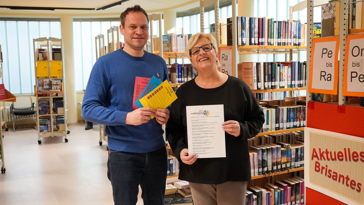 Stadtbücherei feiert 125. Geburtstag mit facettenreichem Programm

Stadtbücherei Pirmasens feiert 125. Geburtstag mit vielfältigem Programm und prominenten Gästen wie Walter Sittler &amp; Barbara Auer.

pirmasens.de/leben-in-ps/bu…