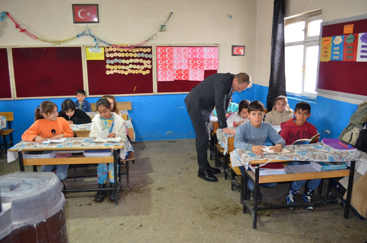 📍OKUL ZİYARETLERİ

Okul ziyaretleri kapsamında Cankurtaran ve Bingöldek İlkokulu'nu ziyaret eden Kaymakamımız Sayın Ömer Övünç KOŞANSU , öğrencilerle bir araya gelerek keyifli vakit geçirdi. Eğitim öğretim hayatlarında başarılar diledi.