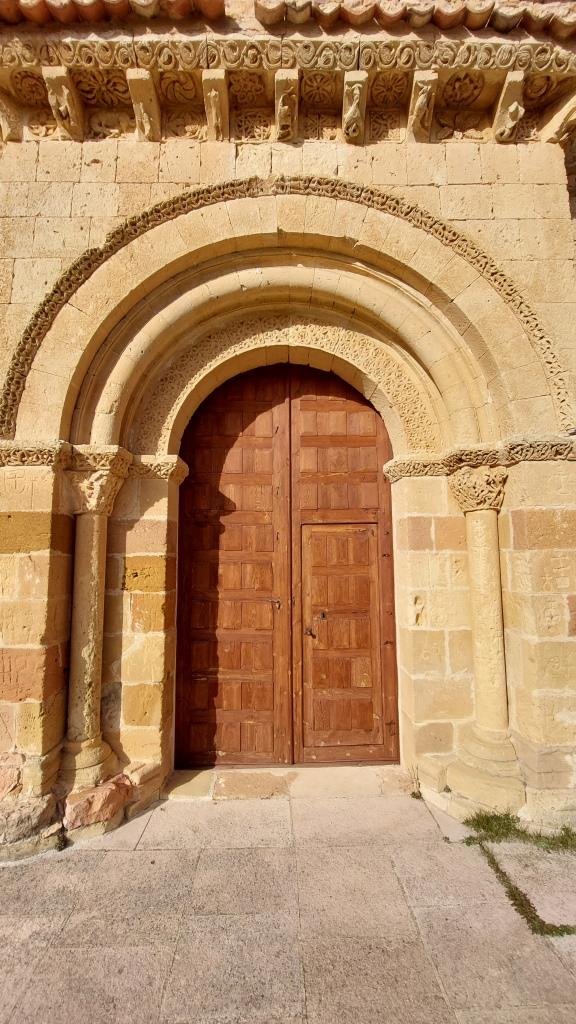 Caminos del Románico tweet media