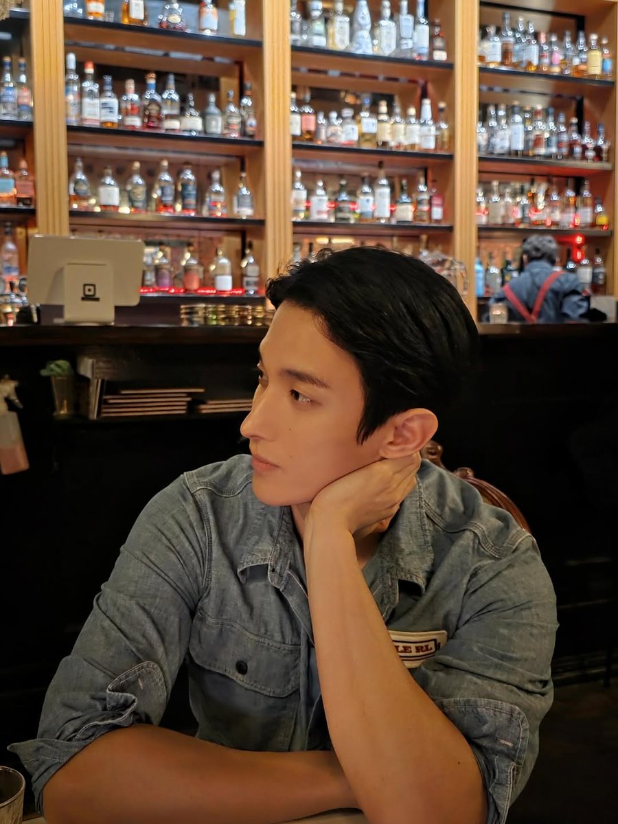 leeseokyeom's tweet photo. Fuck me and my cuties g life because how tf am i going to like men who are not dokyeom now https://t.co/V8uD0tCNUv