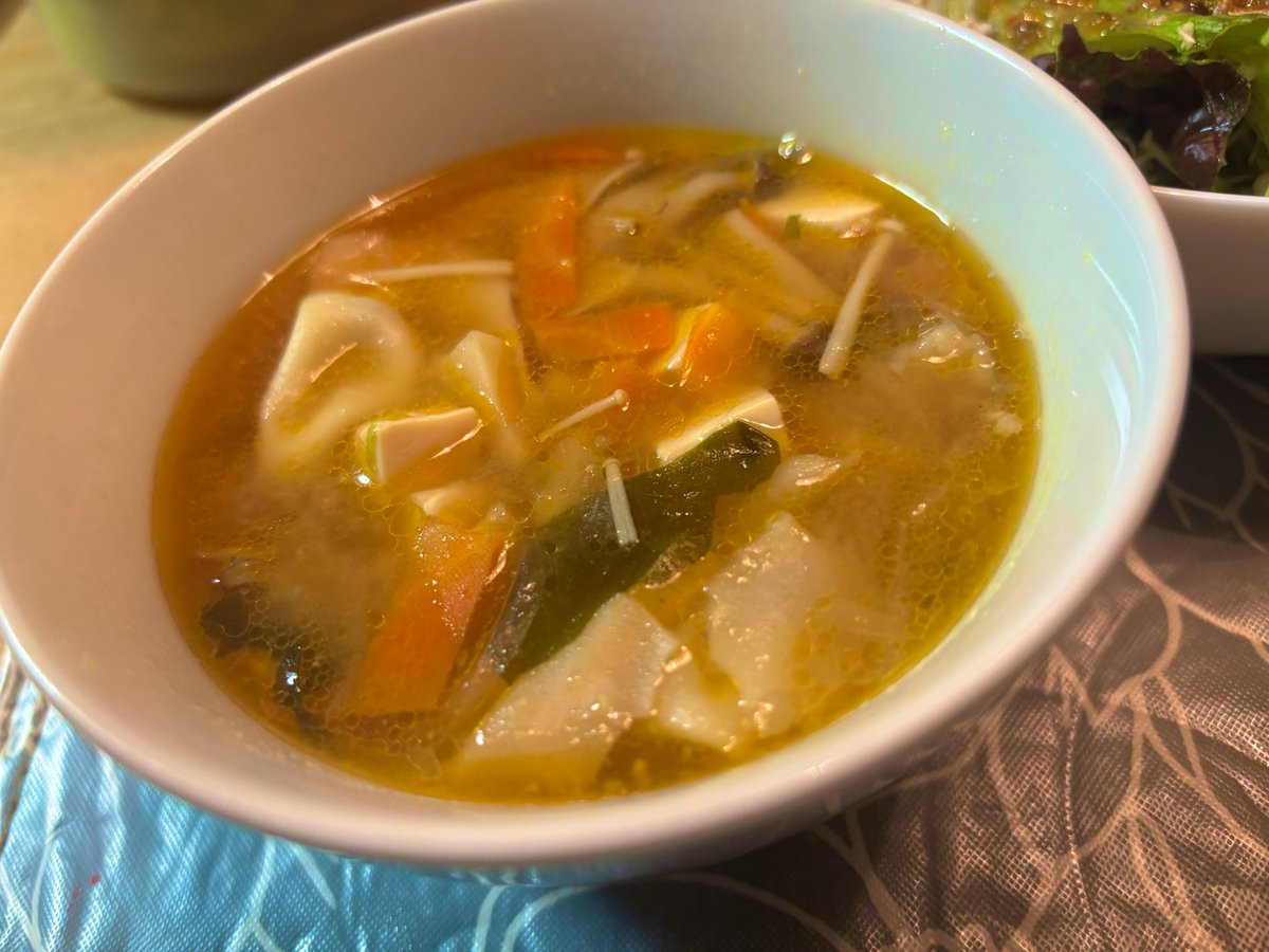 今日もお疲れ様！😇
ご飯は麻婆春雨白菜入だよー！

唐辛子入れるの忘れてたからそんなに辛くないはずだよ😑
辛味は山椒とラー油で足して食べてねー😊

 #ご飯作って待ってるね
  #リプで遊ぼう待ってるね