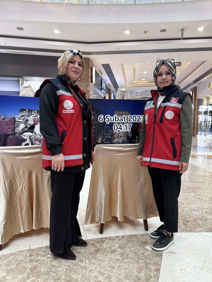 AKUB ekibimizle Park 328 avm de Müdürlüğümüzce kurulan “6 Şubat Depremleri Fotoğraf Sergisi” ne katılım sağladık. <a href="/tcmeb/">Millî Eğitim Bakanlığı</a> <a href="/Yusuf__Tekin/">Yusuf Tekin</a> <a href="/meb_dhgm/">Destek Hizmetleri Genel Müdürlüğü</a> <a href="/omurfatih/">Ömür Fatih Karakullukçu</a> <a href="/mebisgb/">İşyeri Sağlık ve Güvenlik Birimi Daire Başkanlığı</a> <a href="/ozkan_meb/">Özkan AVCI</a> <a href="/osmaniyeilmem/">Osmaniye İl Millî Eğitim Müdürlüğü</a> <a href="/ALBAKAydn/">Aydın ALBAK</a> <a href="/mebakub/">MEB AKUB</a> <a href="/MetinTayarer/">Metin TAYARER🇹🇷🇹🇷🇹🇷</a> <a href="/osmaniyememisgb/">Osmaniye İl MEM İşyeri Sağlık ve Güvenlik Birimi</a> <a href="/erbaytann/">Erbay Tan</a>