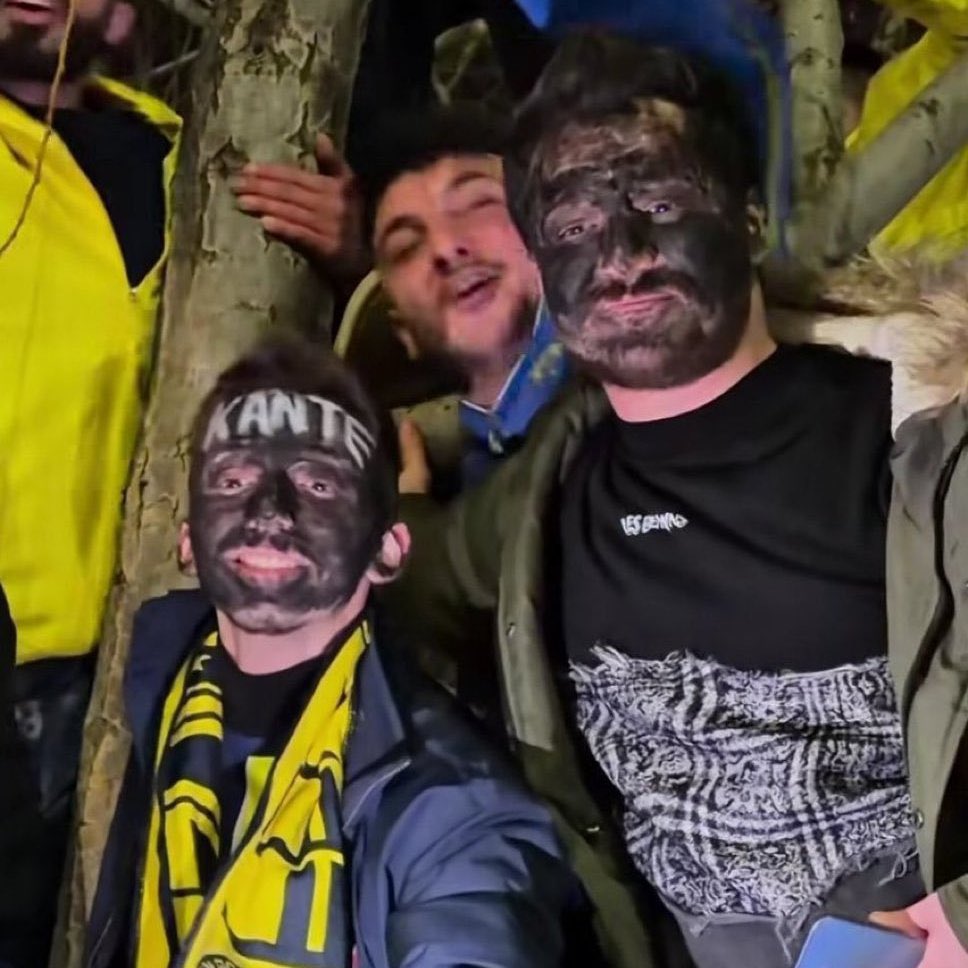 speedlinexx's tweet image. 🚨🤯Fenerbahçe fans celebrating Kanté’s arrival.