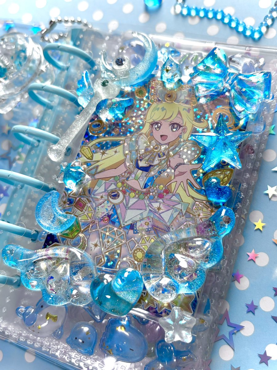 Maya_flyingsky's tweet photo. みつきちゃんのデコシール帳作りました🩵🌙✨ https://t.co/xA4u2lNVDz