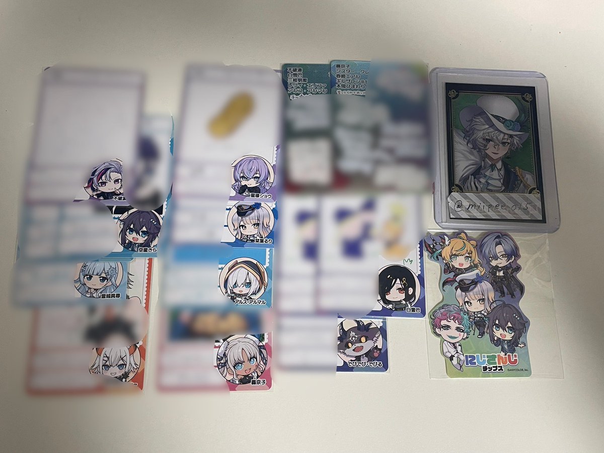 miipee015's tweet photo. 【交換】にじさんじチップス　カード　vol.8

譲：画像1,2枚目

求：画像3枚目 or 150円/シクレ:300円（1枚毎）+送料

SD⇔手描き⇔特典 可
複数（当方）⇔1 可
2枚目上段は纏めての方優先
シクレはシクレ同士交換優先
郵送のみ

検索からでも気軽にお声かけください。 https://t.co/FgYA6kNdSC